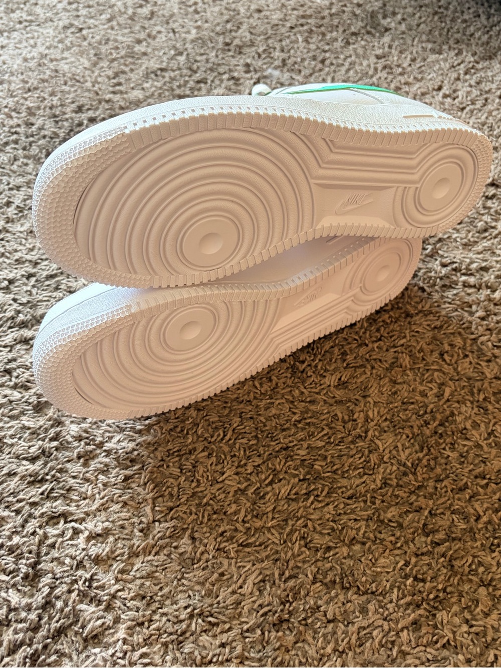 Nike WMNS Air Force 1 '07 White with Light Green Accents - Picture 5 of 5